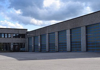 Промышленные ворота с панорамным остеклением Doorhan ISD02 (3400х4400)