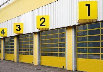 Промышленные ворота с панорамным остеклением Doorhan ISD02 (3600х3800)