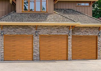 Секционные гаражные ворота Doorhan RSD01 BIW (3000х2200)